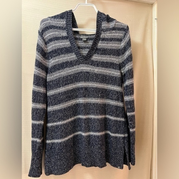 ⚫️ BOGO Eddie Bauer women’s hooded long sleeve comfortable top size medium - Picture 1 of 8